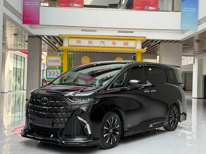 Фото 2 - Toyota Alphard