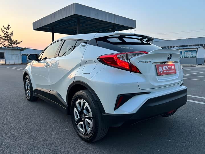 Photo 4 - Toyota C-HR EV