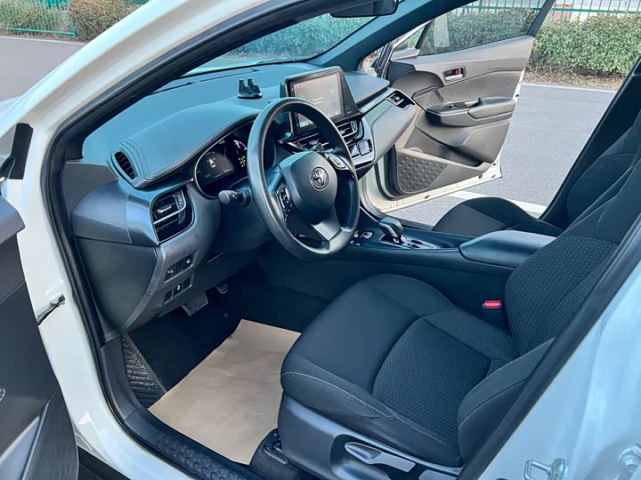 Photo 9 - Toyota C-HR EV