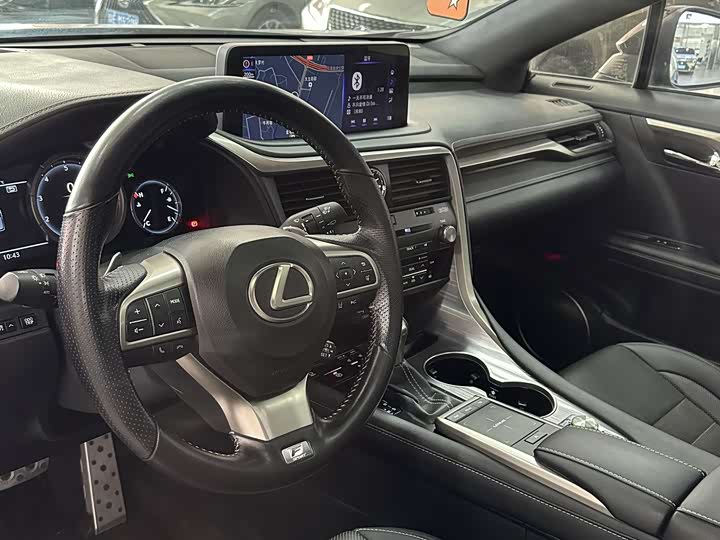 Фото 3 - Lexus RX