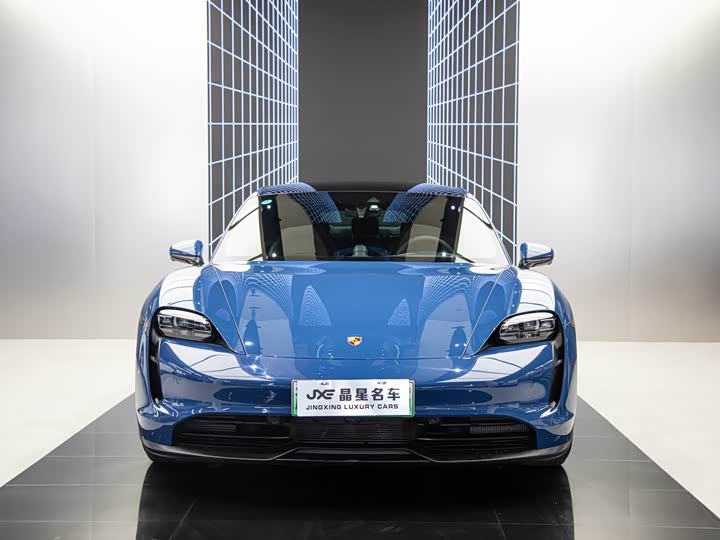 Photo 2 - Porsche Taycan