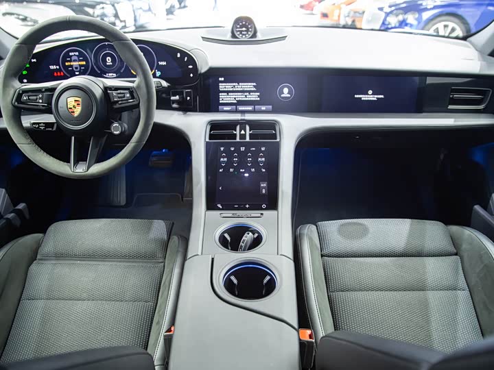 Photo 5 - Porsche Taycan