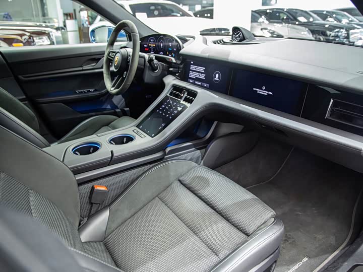 Photo 6 - Porsche Taycan