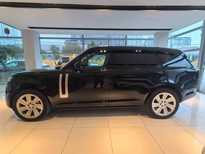 Photo 7 - Land Rover Range Rover