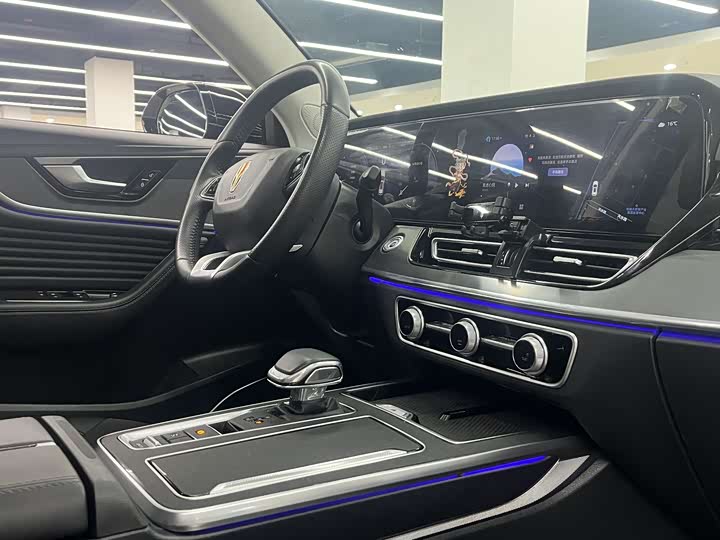 Photo 7 - Hongqi HS5