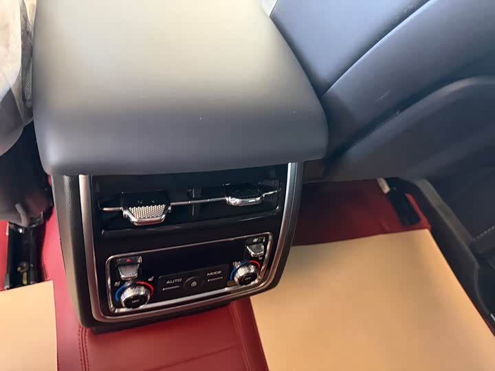 Фото 7 - Tank 500 Hybrid