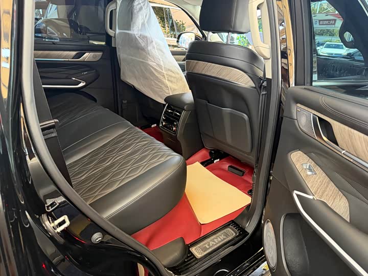 Фото 9 - Tank 500 Hybrid