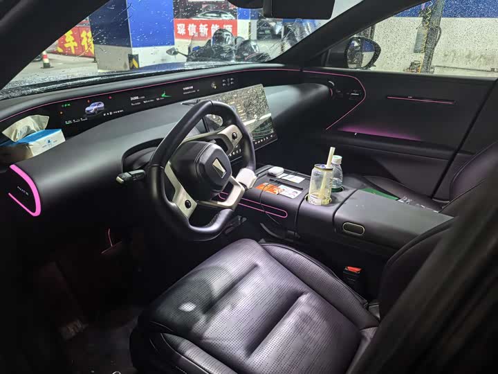 Фото 2 - Avatr 07