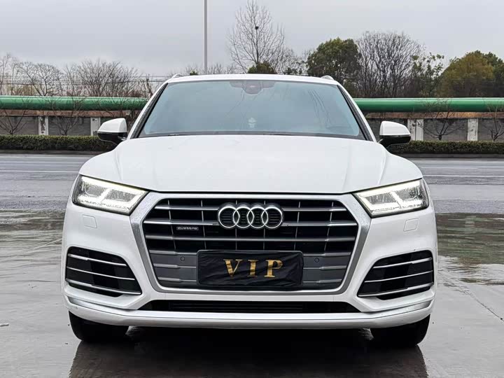 Фото 2 - Audi Q5L