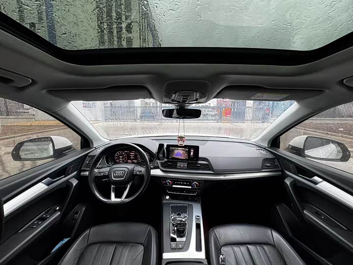 Фото 5 - Audi Q5L