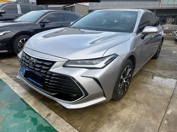 Photo 1 - Toyota Avalon