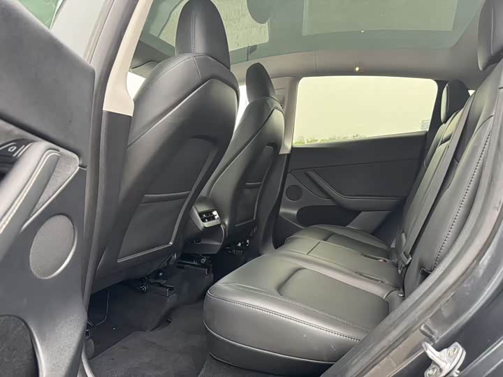 Фото 6 - Tesla Model Y
