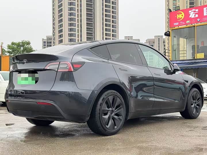 Фото 9 - Tesla Model Y