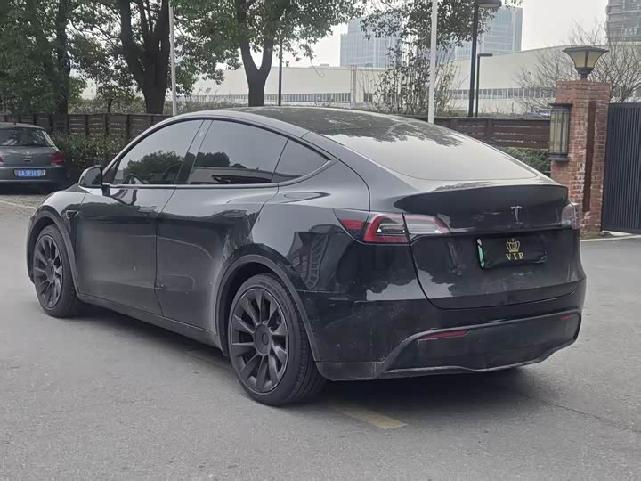 Фото 6 - Tesla Model Y