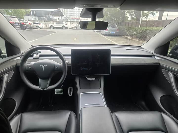 Фото 8 - Tesla Model Y
