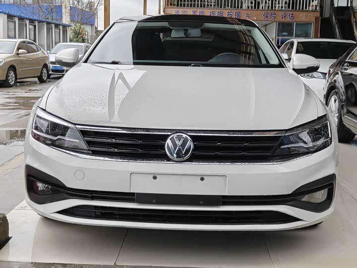 Photo 1 - Volkswagen Lamando L