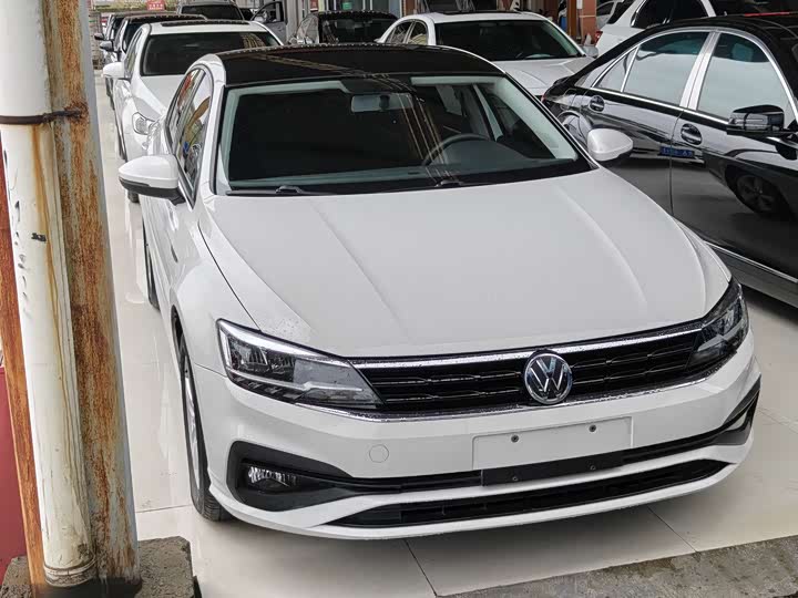 Photo 2 - Volkswagen Lamando L