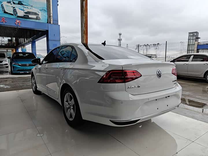 Photo 4 - Volkswagen Lamando L