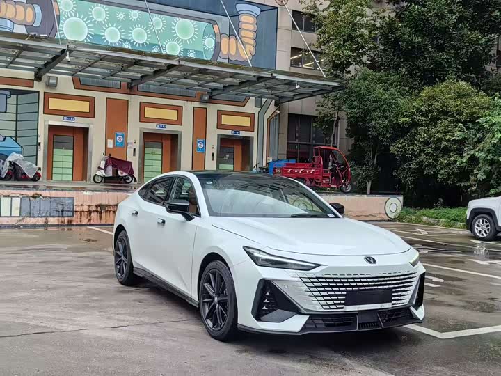 Фото 3 - Changan UNI-V