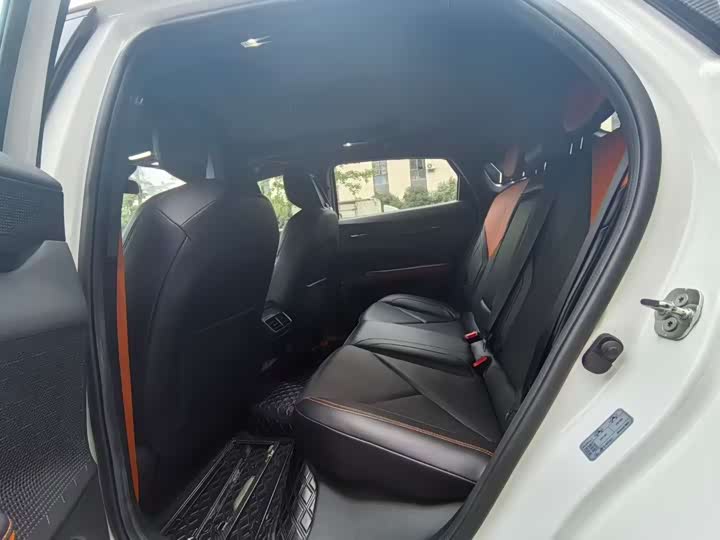 Фото 4 - Changan UNI-V