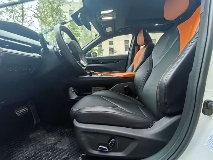 Фото 6 - Changan UNI-V