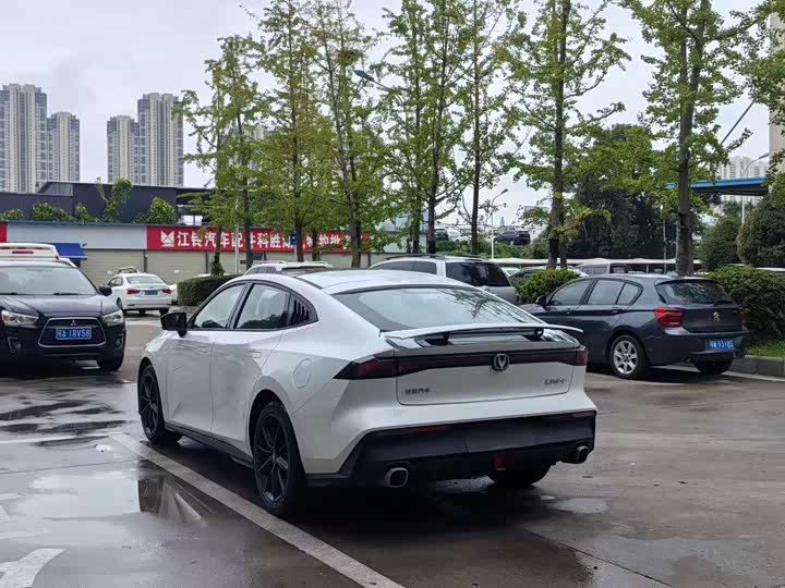 Фото 9 - Changan UNI-V