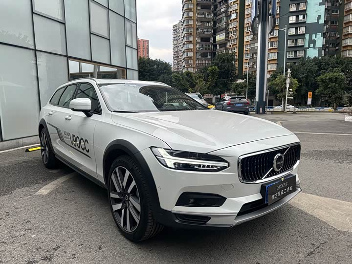 Фото 3 - Volvo V90
