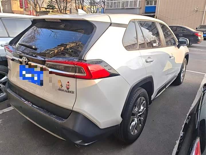 Photo 2 - Toyota Wildlander