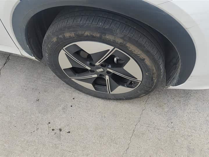 Photo 6 - Geely Galaxy E5