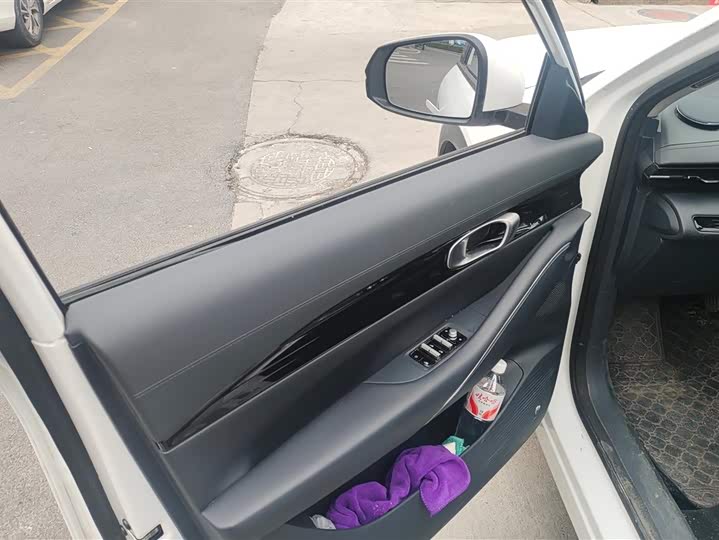 Photo 7 - Geely Galaxy E5