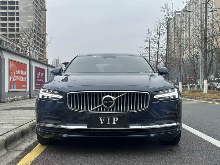 Фото 2 - Volvo S90