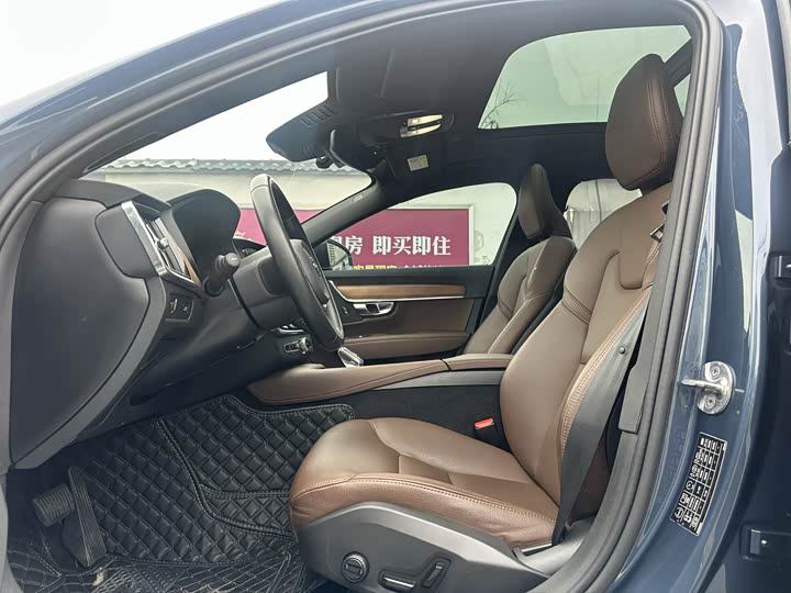 Фото 4 - Volvo S90