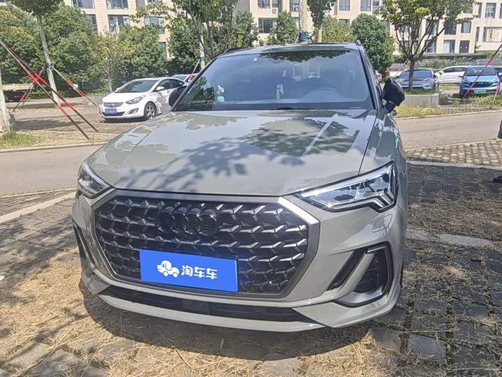 Фото 2 - Audi Q3