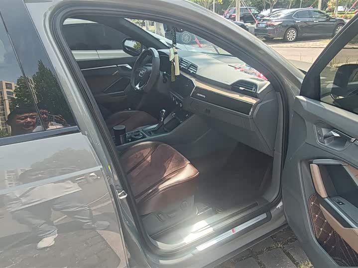 Фото 8 - Audi Q3