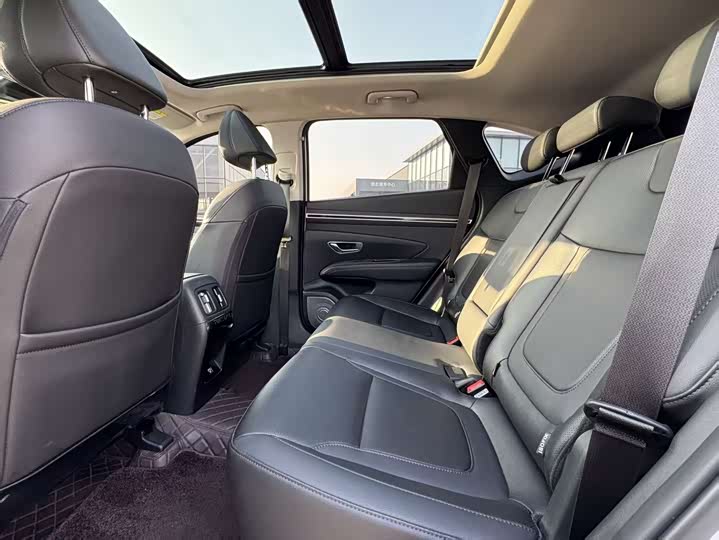 Фото 7 - Hyundai Tucson L