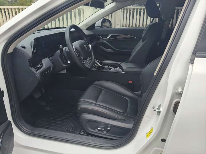 Фото 5 - Bestune B70