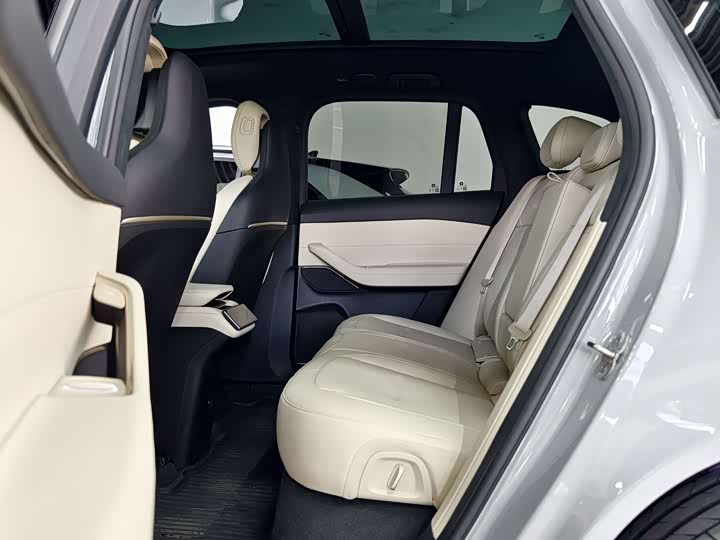 Фото 9 - Nio ES6