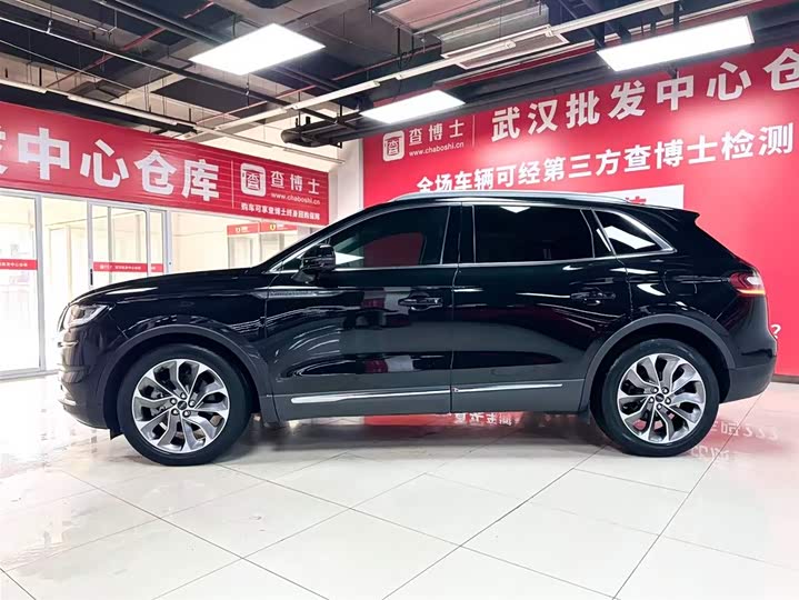 Фото 4 - Lincoln Nautilus