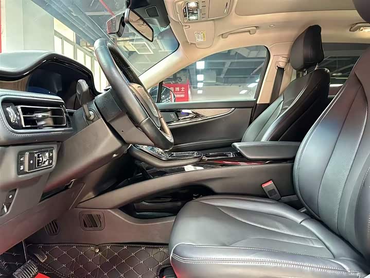 Фото 7 - Lincoln Nautilus