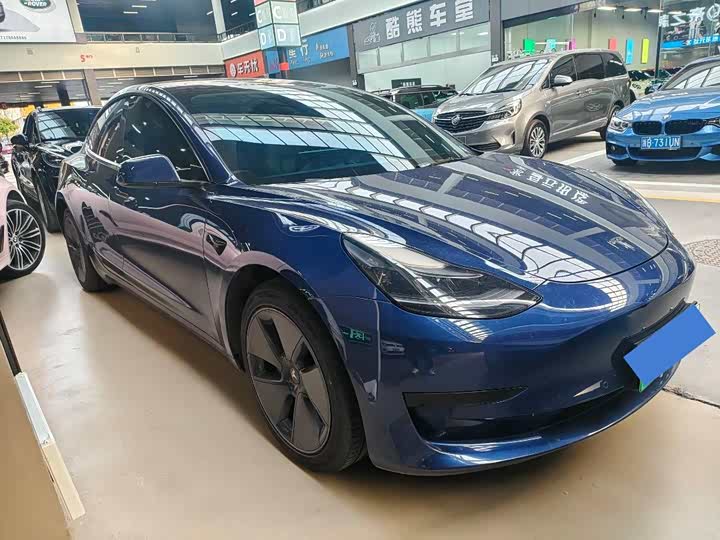 Фото 3 - Tesla Model 3