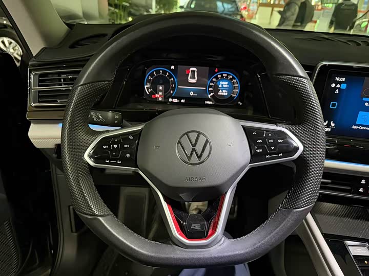 Photo 9 - Volkswagen Teramont Pro