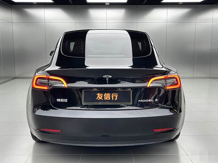 Фото 5 - Tesla Model 3