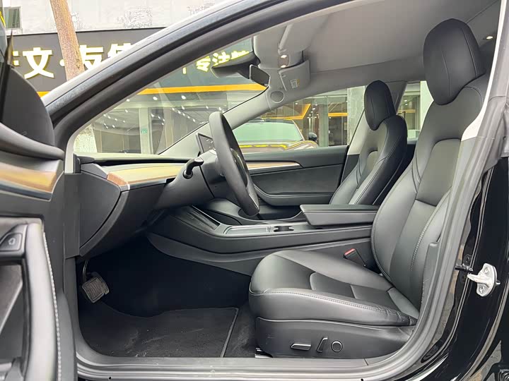 Фото 7 - Tesla Model 3