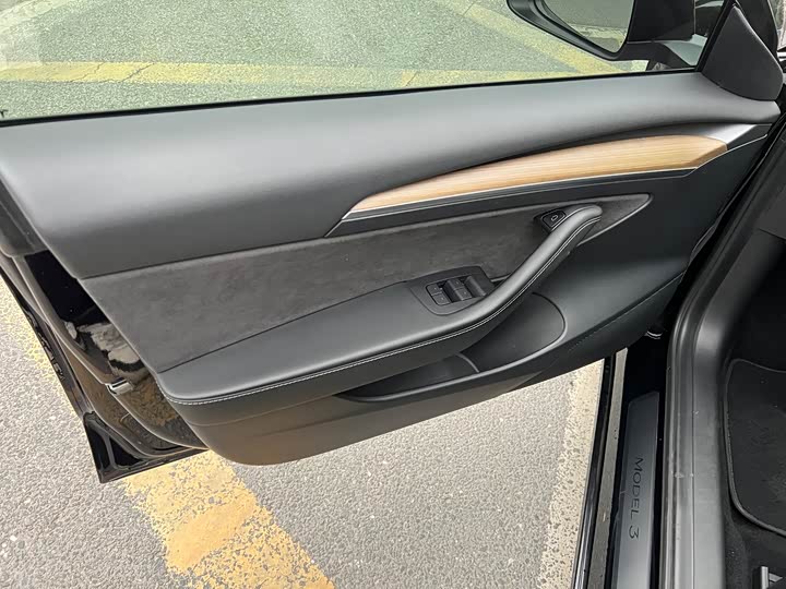 Фото 9 - Tesla Model 3