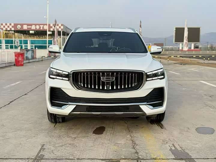 Фото 2 - Geely Monjaro