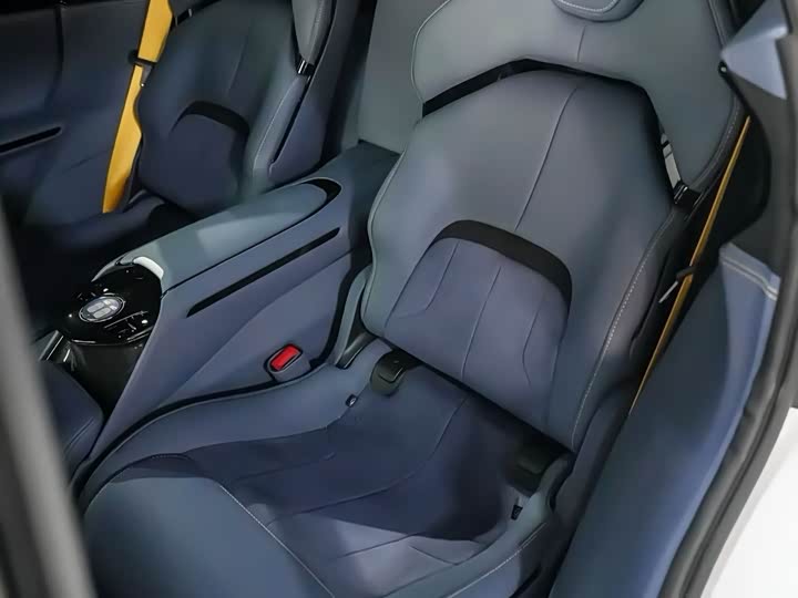 Фото 8 - Ferrari Purosangue