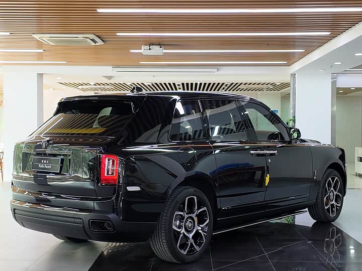 Photo 3 - Rolls-Royce Cullinan