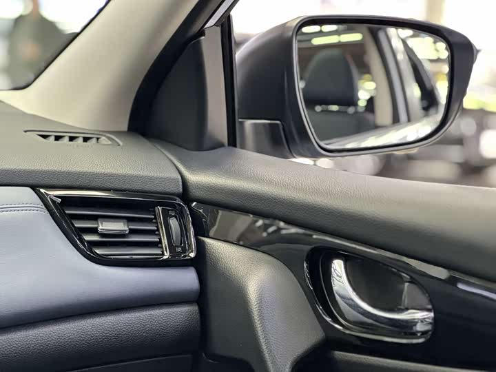 Фото 9 - Nissan Qashqai