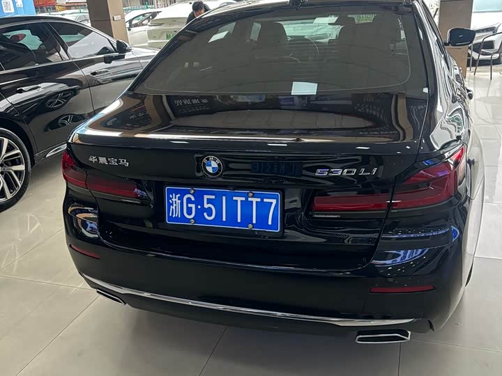 Фото 5 - BMW 5 Series