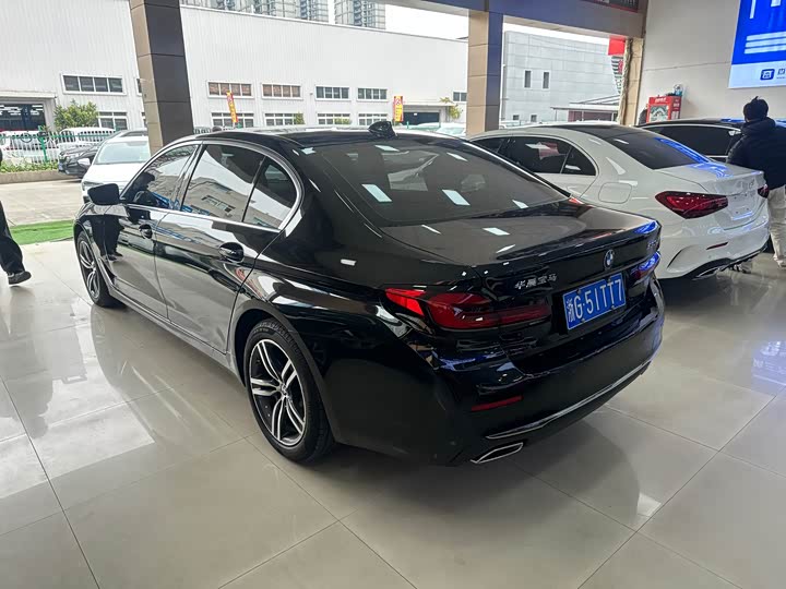 Фото 6 - BMW 5 Series